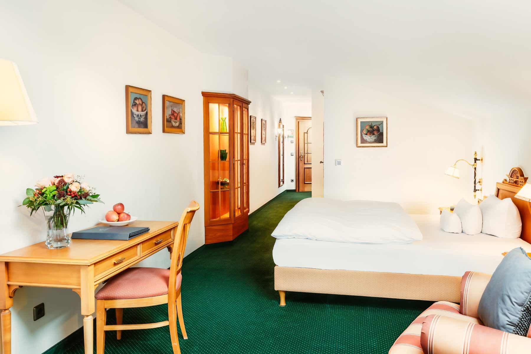 Traditionelles Superior Einzelzimmer im Engel Obertal – Hausteil Röhrsbächle, 45 m² mit Südbalkon